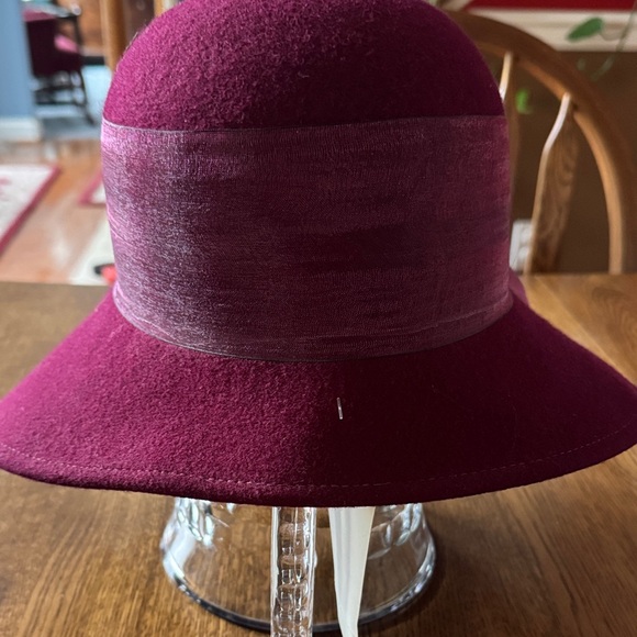 Elegant Burgundy Women's Hat - Picture 1 of 2